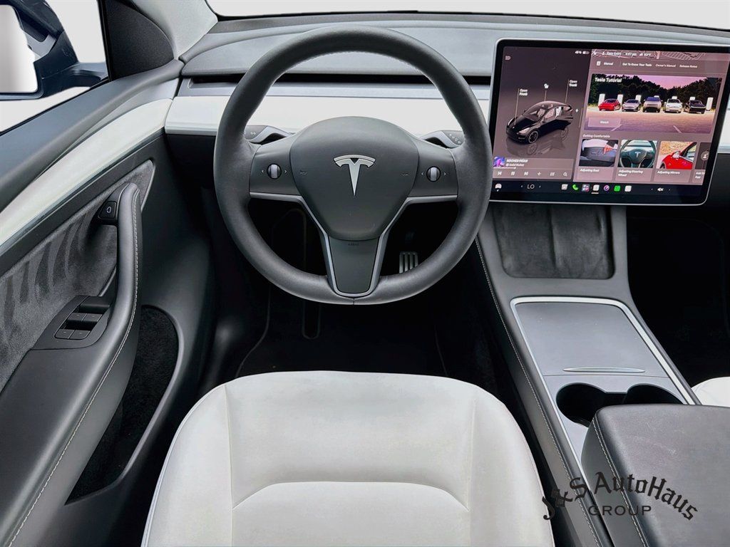 Used 2023 Tesla Model Y Performance AWD/4WD image 29