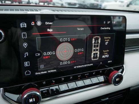 Used 2024 GMC Canyon AT4X image 31