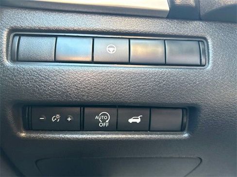 Used 2024 Nissan Rogue SV image 22