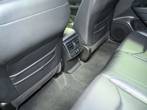 Used 2025 Subaru Forester Limited image 40