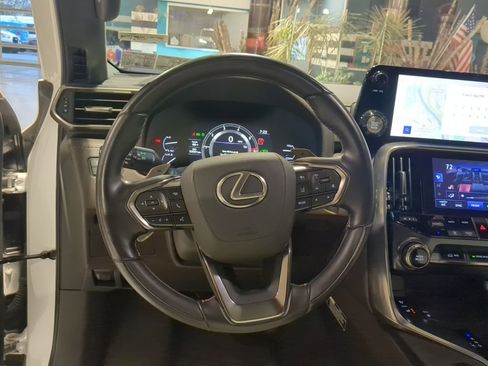 Used 2024 Lexus LX 600 4WD w/ Appearance Package image 2