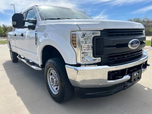 Used 2018 Ford F250 XL w/ Power Equipment Group image 4