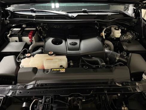 Used 2023 Toyota Tundra Platinum AWD/4WD image 47