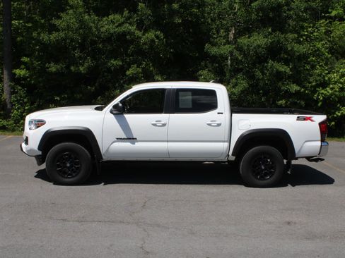 Used 2023 Toyota Tacoma SR5 w/ SX Package AWD/4WD image 5