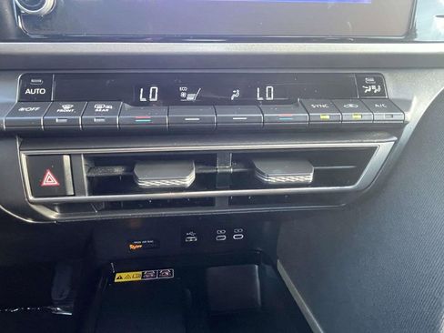 Used 2025 Toyota Camry LE image 36