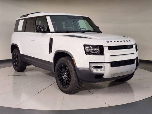 Used 2025 Land Rover Defender 110 S image 7