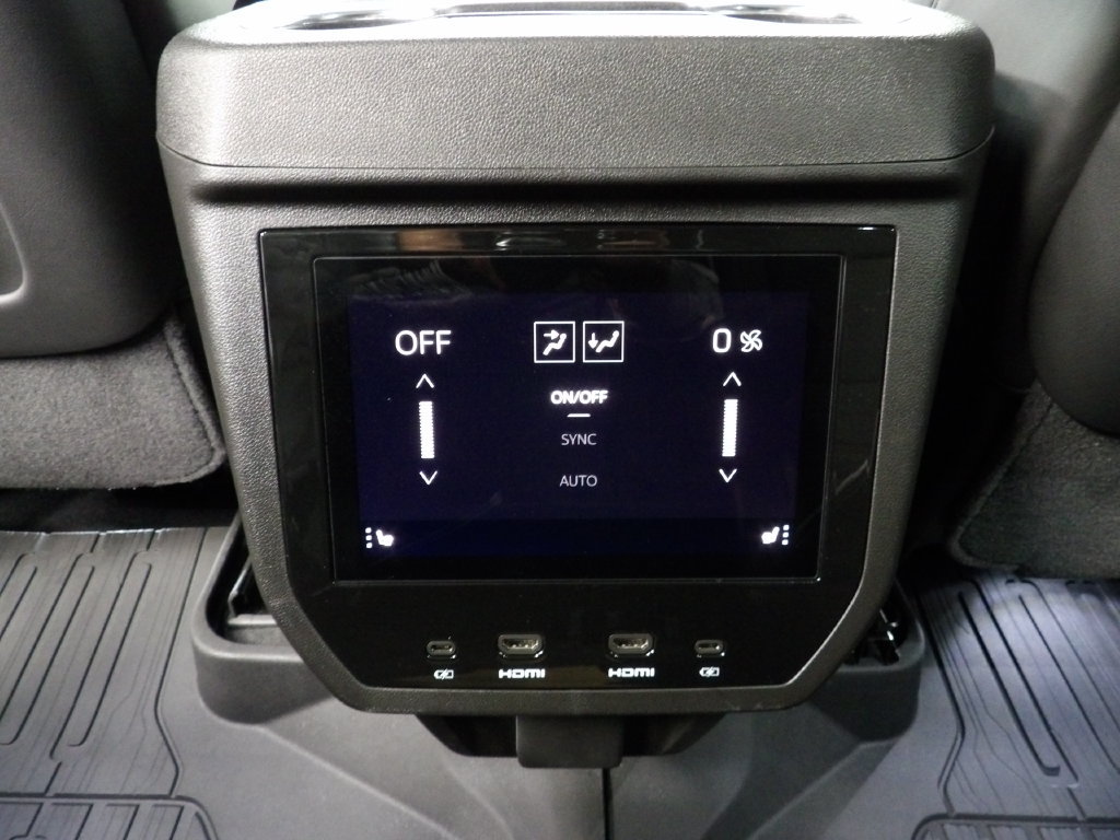Used 2026 GMC Yukon AT4 Ultimate AWD/4WD image 14
