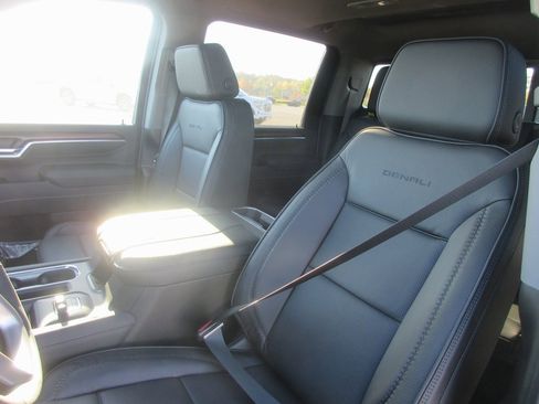 New 2026 GMC Sierra 2500 Denali w/ Denali Reserve Package image 14