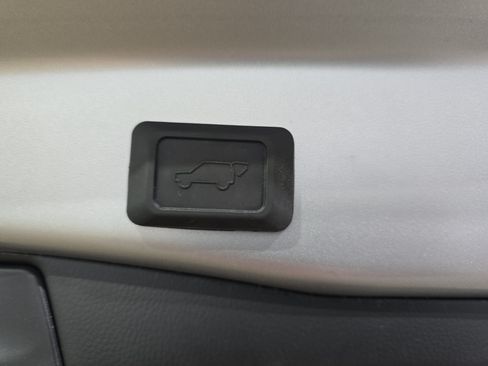 Used 2025 Toyota RAV4 XLE Premium AWD/4WD image 29