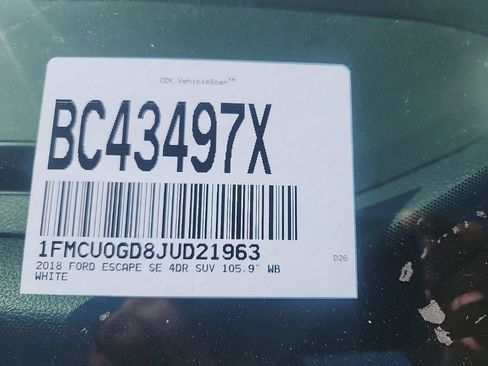 Used 2018 Ford Escape SE w/ SE Sync 3 Package image 5