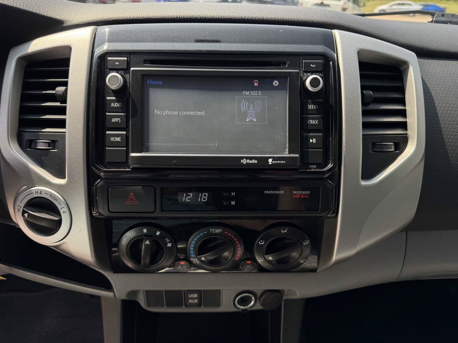Used 2014 Toyota Tacoma 4x4 Double Cab w/ SR5 Package image 4