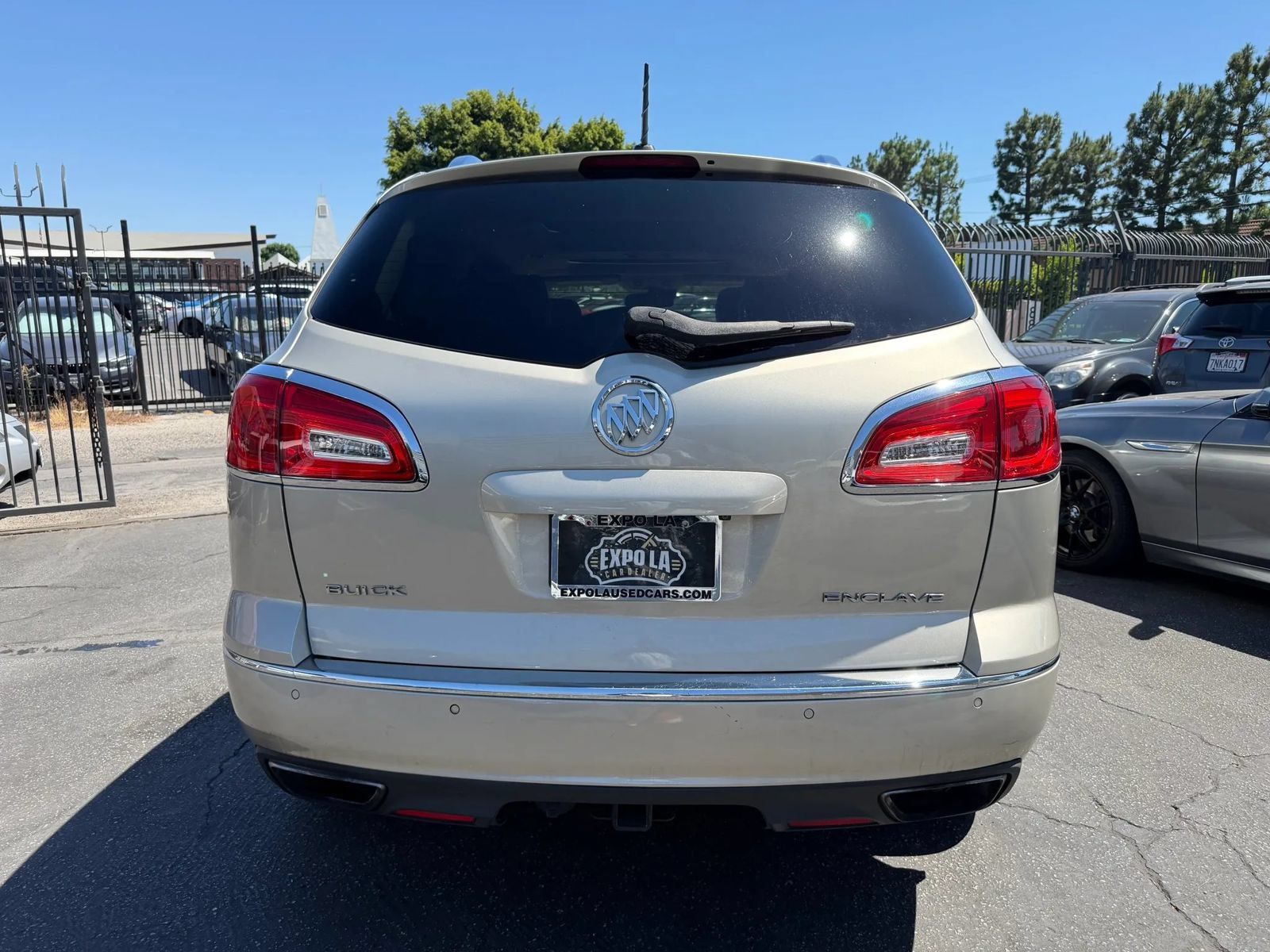 Used 2016 Buick Enclave Leather w/ Trailering Package FWD image 14
