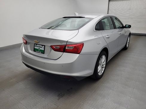 Used 2018 Chevrolet Malibu LT w/ Driver Confidence Package image 9