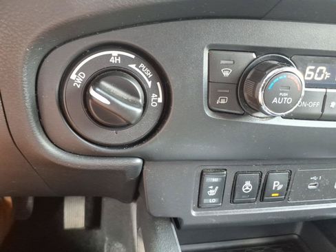 Used 2022 Nissan Frontier SV AWD/4WD image 26