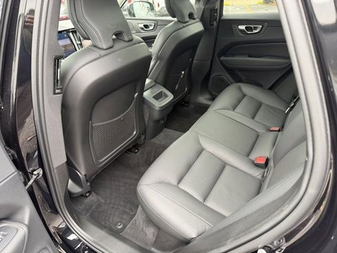 Used 2024 Volvo XC60 B5 Plus w/ Climate Package image 18