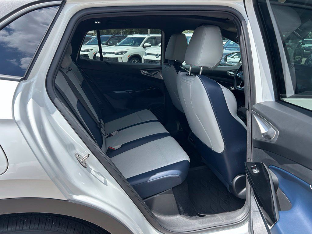 Used 2024 Volkswagen ID.4 S RWD image 40