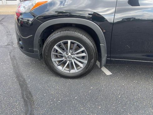 Used 2018 Toyota Highlander XLE AWD/4WD image 9