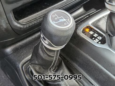Used 2025 Jeep Wrangler Unlimited Sahara AWD/4WD image 29
