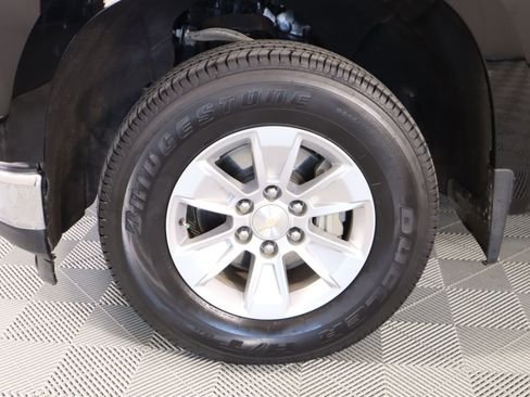 Used 2021 Chevrolet Silverado 1500 LT w/ Convenience Package II image 17