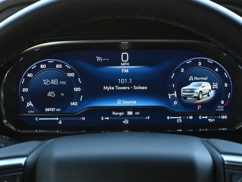 Used 2024 Chevrolet Tahoe Z71 image 11