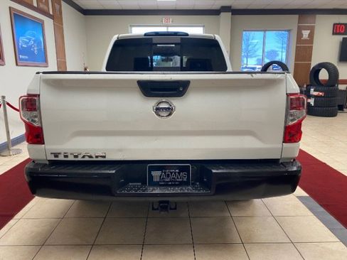 Used 2018 Nissan Titan S w/ S Utility Package image 2