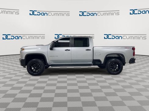 Used 2023 Chevrolet Silverado 2500 Custom w/ Custom Convenience Package AWD/4WD image 5