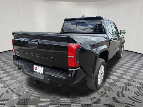 Used 2025 Toyota Tacoma SR5 AWD/4WD image 7