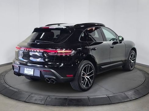 Certified 2025 Porsche Macan image 7
