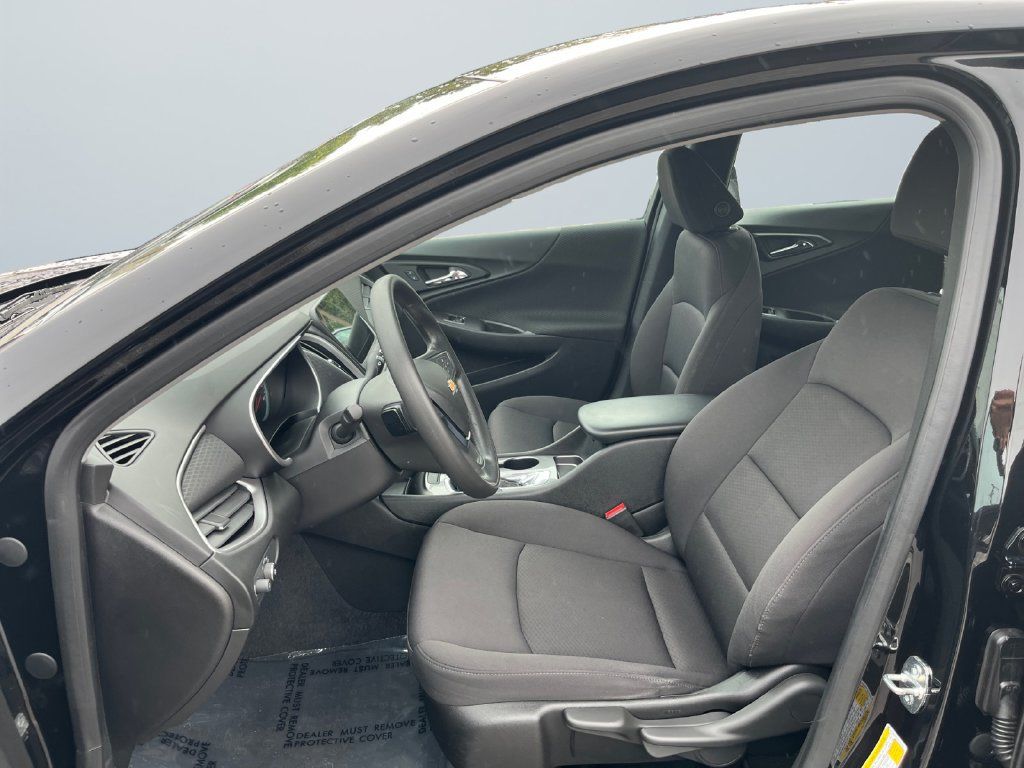 Used 2019 Chevrolet Malibu LS FWD image 9