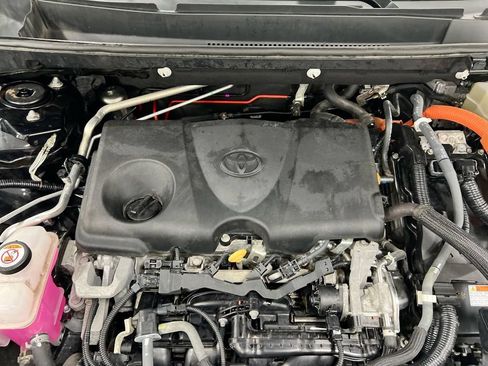 Used 2021 Toyota RAV4 LE AWD/4WD image 24