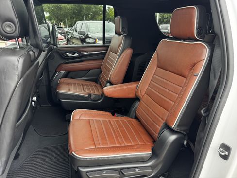Used 2023 GMC Yukon XL Denali Ultimate AWD/4WD image 30