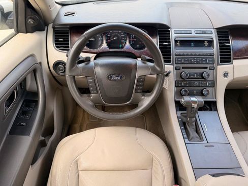 Used 2011 Ford Taurus SEL FWD image 4