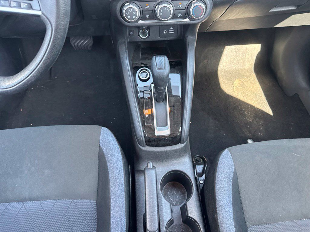 Used 2025 Nissan Versa SV FWD image 15