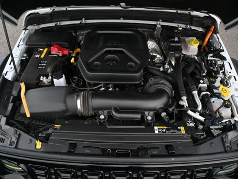 Used 2024 Jeep Wrangler Willys image 23