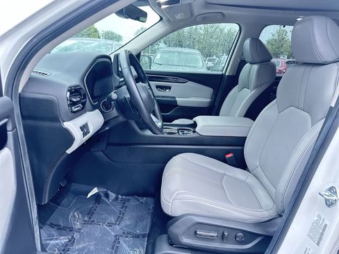 Used 2025 Honda Pilot Touring image 13