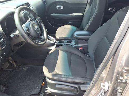 Used 2016 Kia Soul w/ Convenience Package FWD image 5