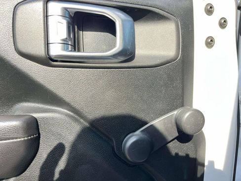 Used 2019 Jeep Wrangler Unlimited Sport image 12