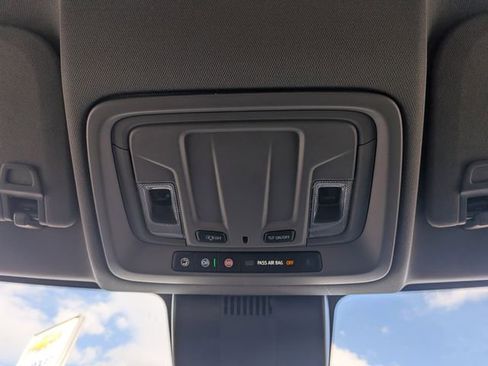 Used 2025 Chevrolet Silverado 1500 LT image 28