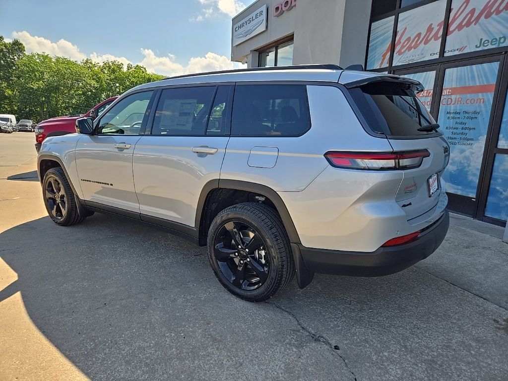 New 2026 Jeep Grand Cherokee L Limited w/ Limited Altitude Package AWD/4WD image 6