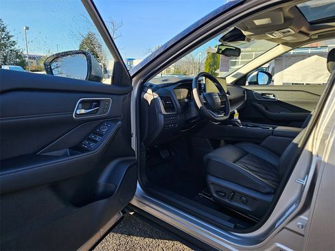 New 2026 Nissan Rogue Platinum image 15