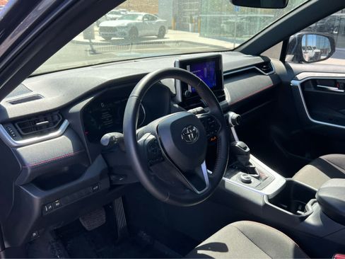 Used 2025 Toyota RAV4 SE AWD/4WD image 28
