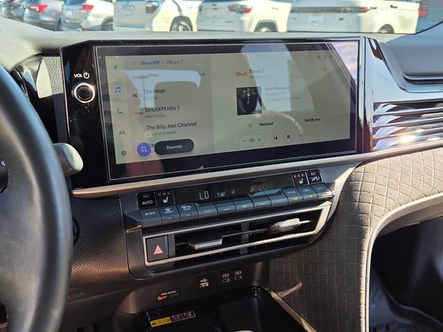 Used 2025 Toyota Camry XLE FWD image 21