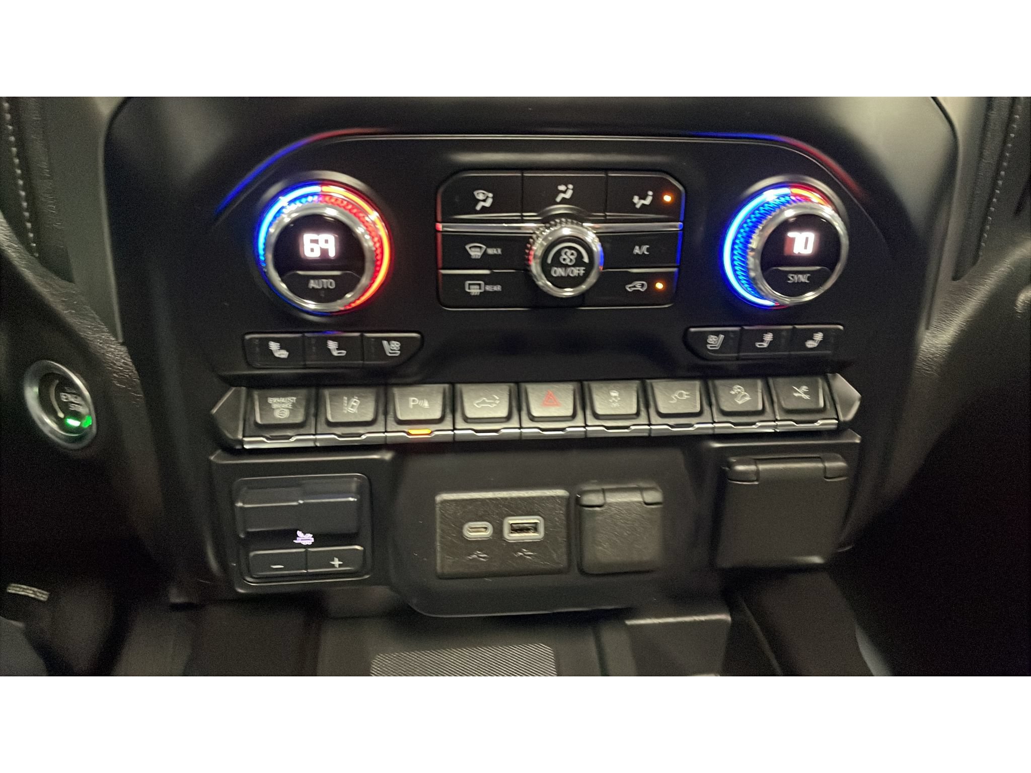 Used 2021 GMC Sierra 2500 Denali w/ Denali Ultimate Package AWD/4WD image 14