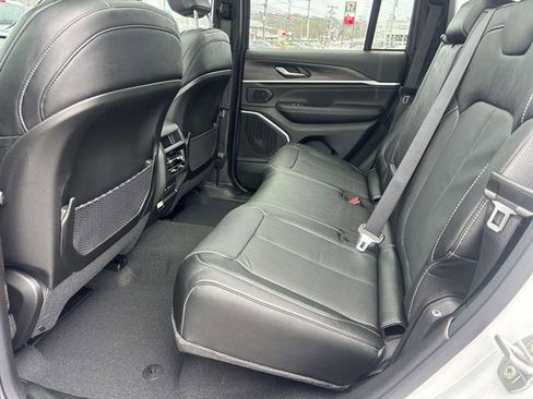 New 2026 Jeep Grand Cherokee Limited AWD/4WD image 8