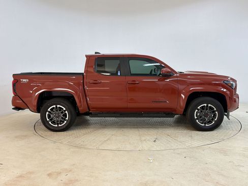 Used 2025 Toyota Tacoma TRD Sport image 8