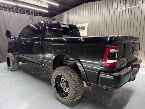 Used 2019 RAM 2500 Laramie w/ Night Edition AWD/4WD image 4