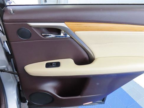 Used 2018 Lexus RX 350L FWD w/ Premium Package image 33