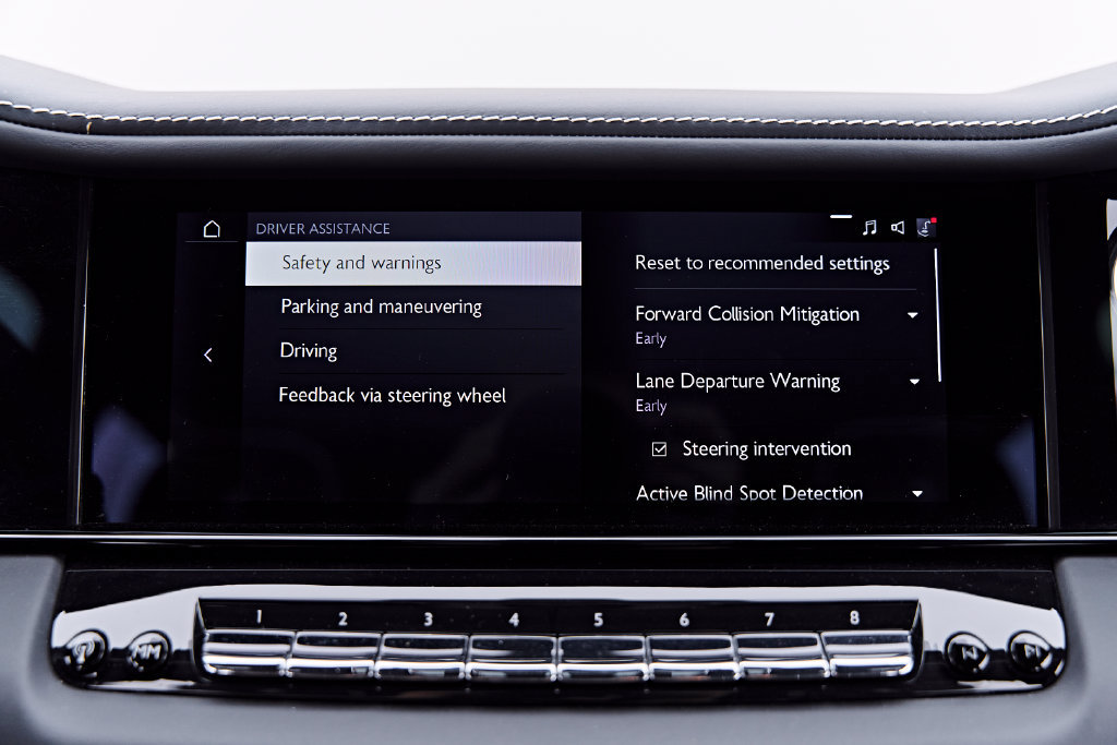 Used 2025 Rolls-Royce Cullinan AWD/4WD image 89