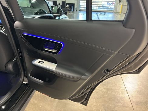 Used 2025 Mercedes-Benz GLC 300 GLC 300 image 21