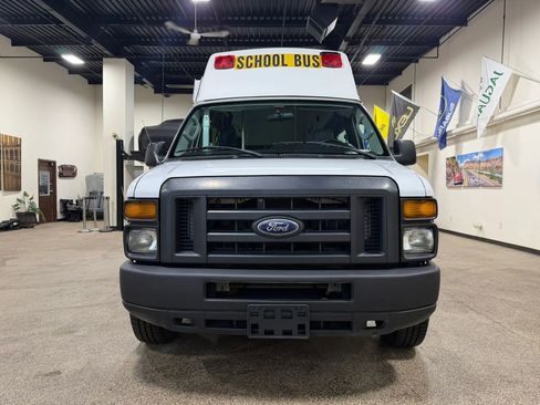 Used 2014 Ford E-250 and Econoline 250 Extended w/ Power Group image 3